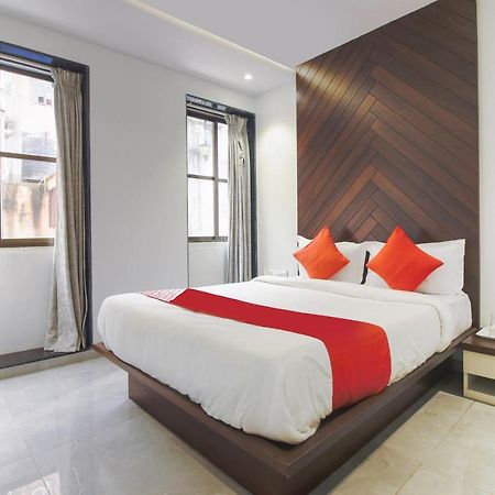 Hotel Flora Suites Mumbai  Buitenkant foto