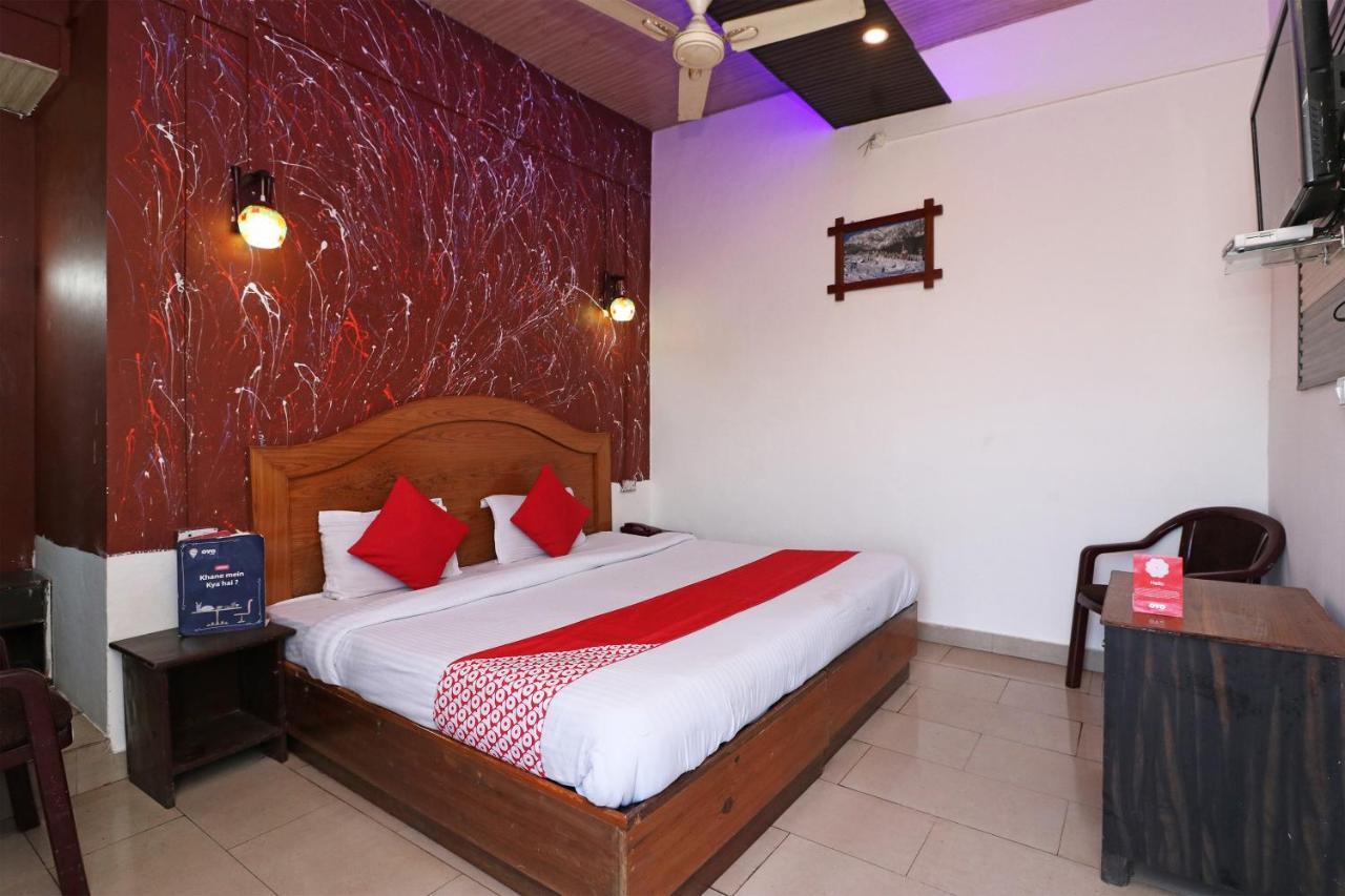 Hotel Flora Suites Mumbai  Buitenkant foto