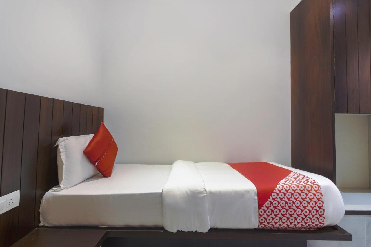 Hotel Flora Suites Mumbai  Buitenkant foto
