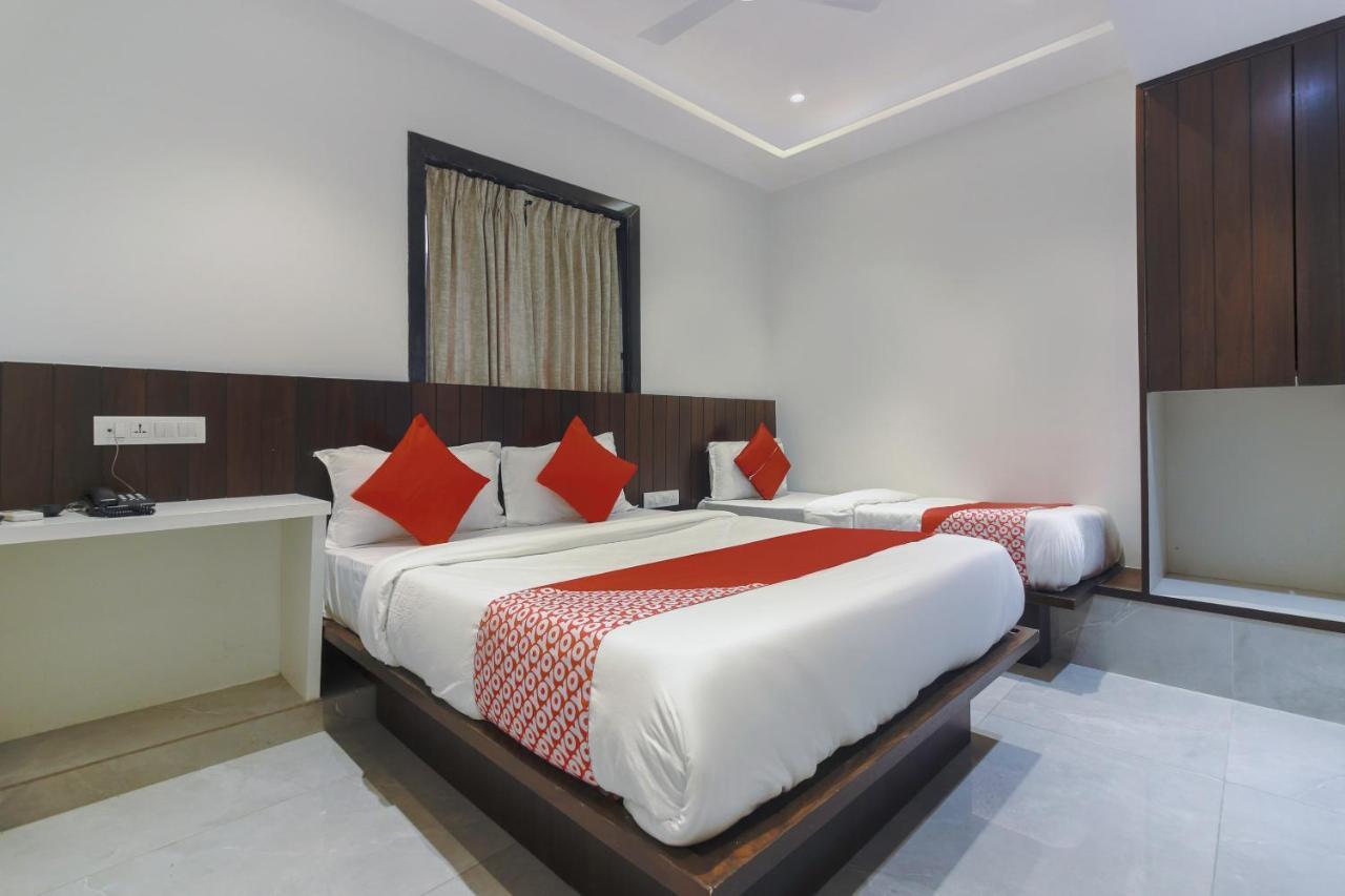 Hotel Flora Suites Mumbai  Buitenkant foto