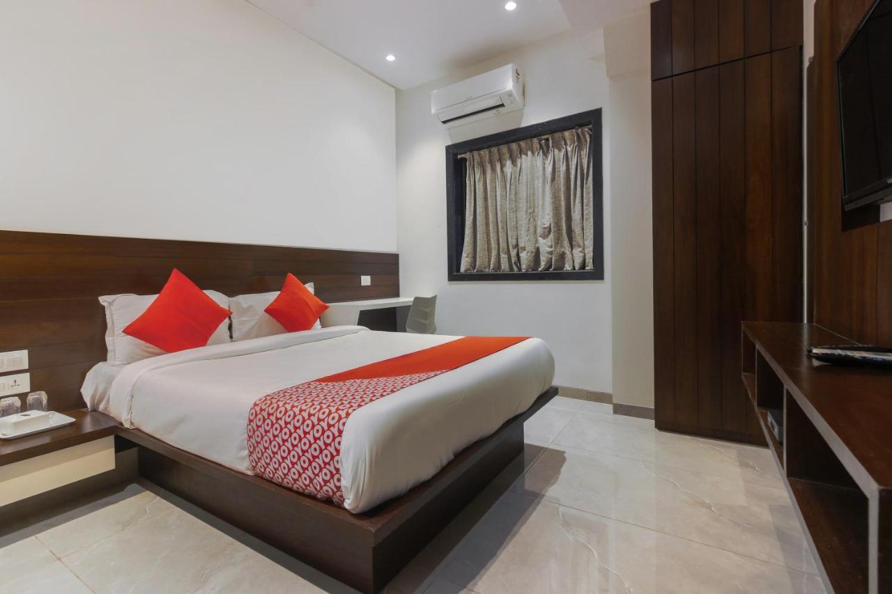 Hotel Flora Suites Mumbai  Buitenkant foto