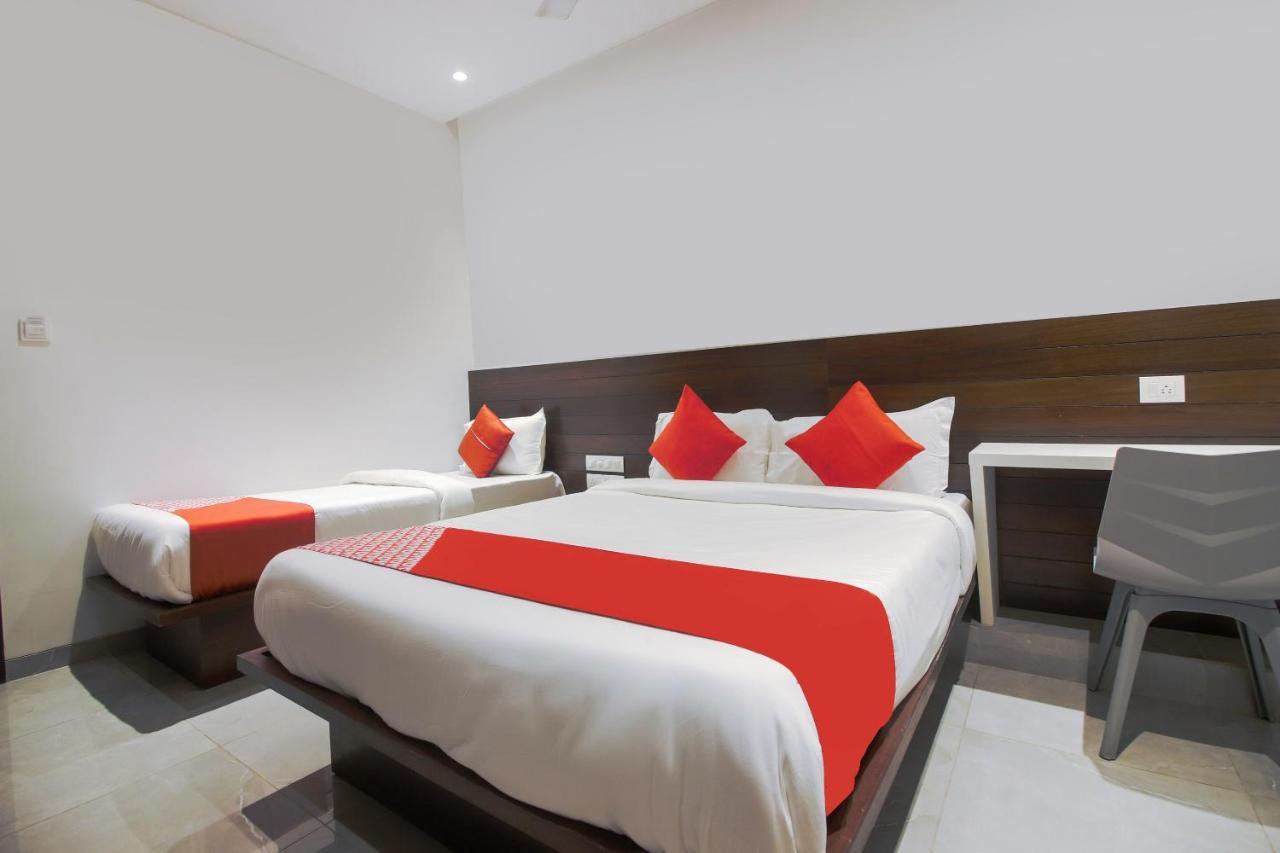 Hotel Flora Suites Mumbai  Buitenkant foto