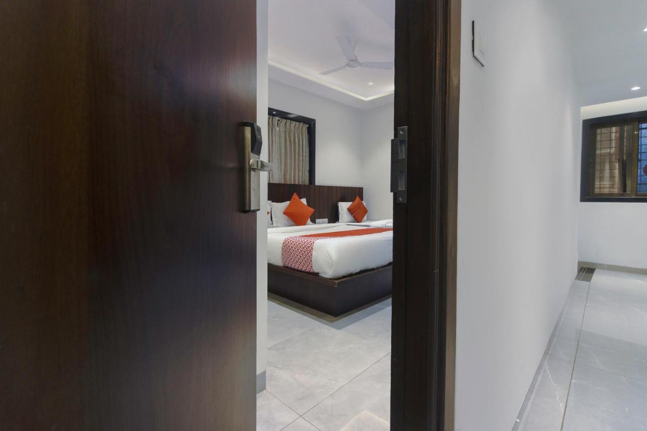 Hotel Flora Suites Mumbai  Buitenkant foto