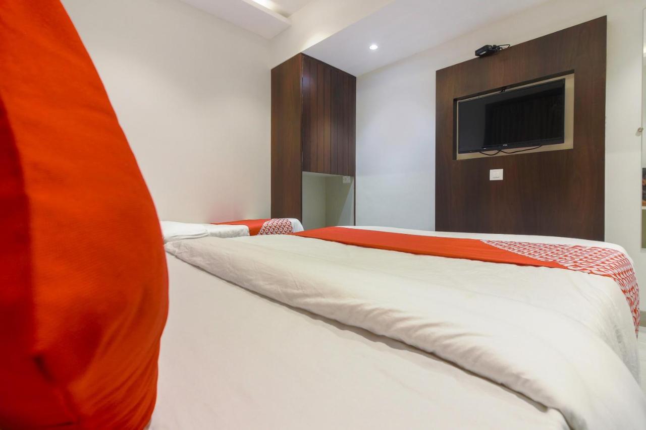Hotel Flora Suites Mumbai  Buitenkant foto