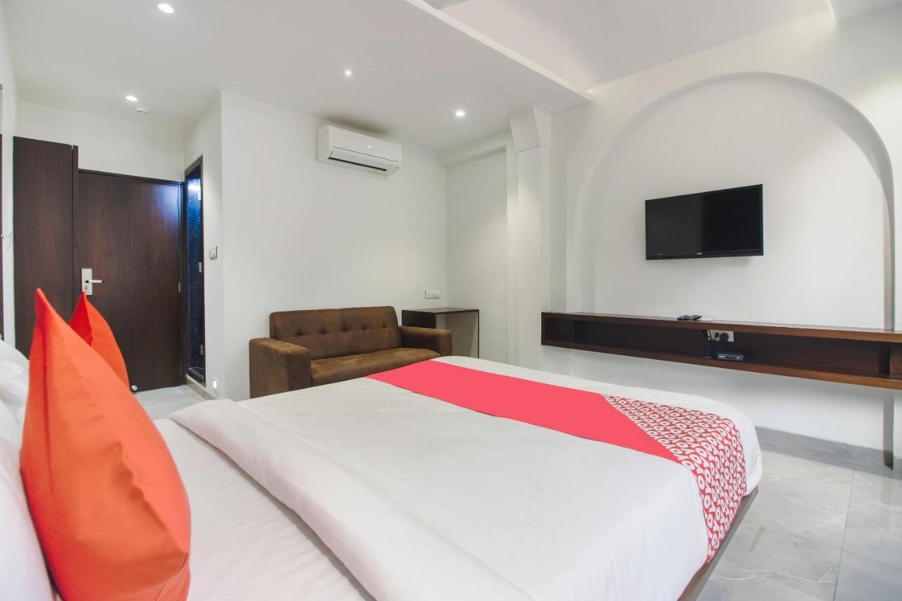Hotel Flora Suites Mumbai  Buitenkant foto