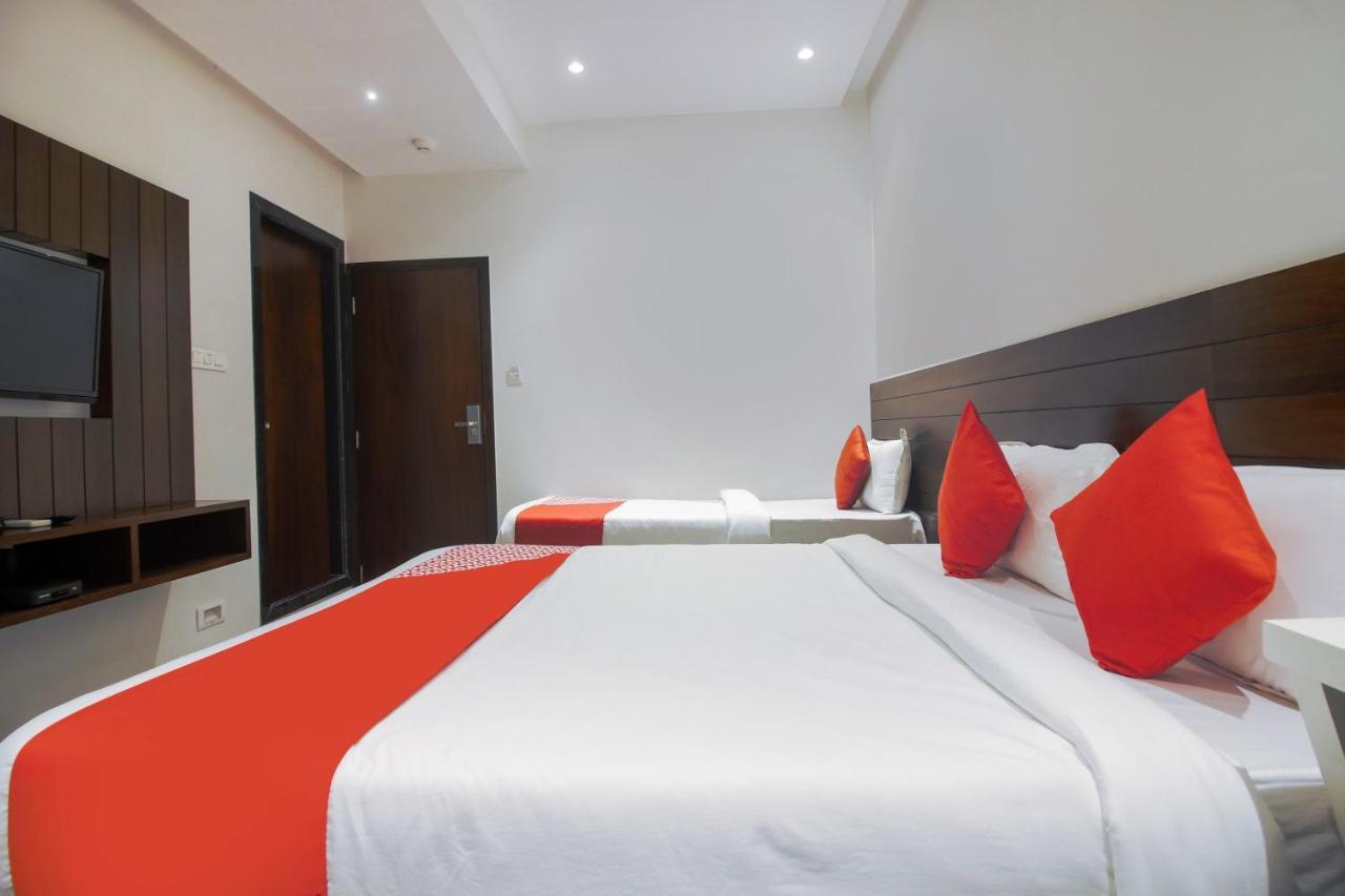 Hotel Flora Suites Mumbai  Buitenkant foto