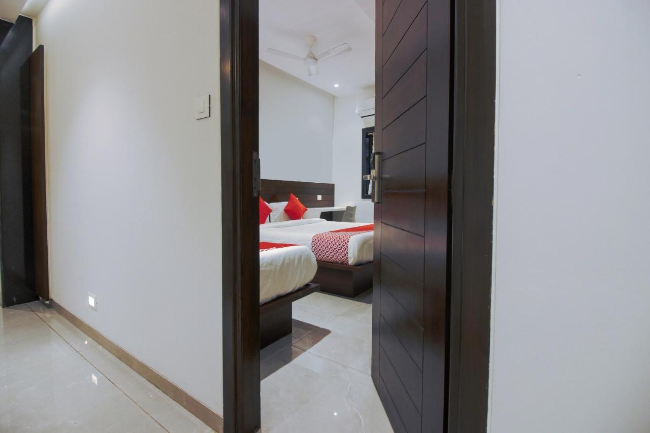Hotel Flora Suites Mumbai  Buitenkant foto